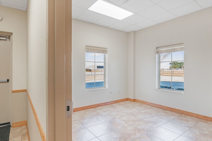 More Photos Of 2753 SH 322 Hwy, Longview Office Residential For Lease