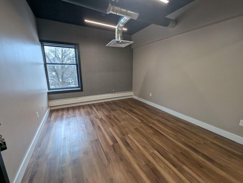More Photos Of 29225 Chagrin Blvd, Pepper Pike Medical For Lease