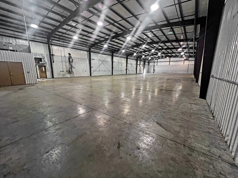 More Photos Of 11601 Frank Bonan Industrial Park Dr, Benton Industrial For Lease