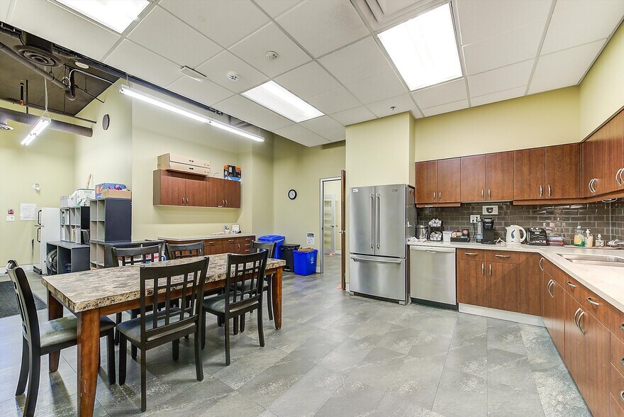 More Photos Of 2040 Springfield Rd, Kelowna Apartments For Sale