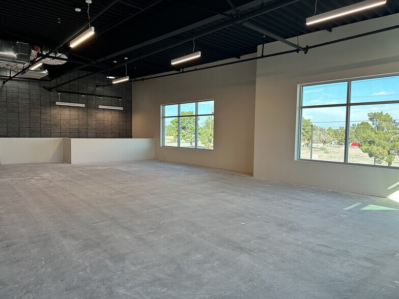 More Photos Of 4055 E Patrick Ln, Las Vegas Flex For Lease