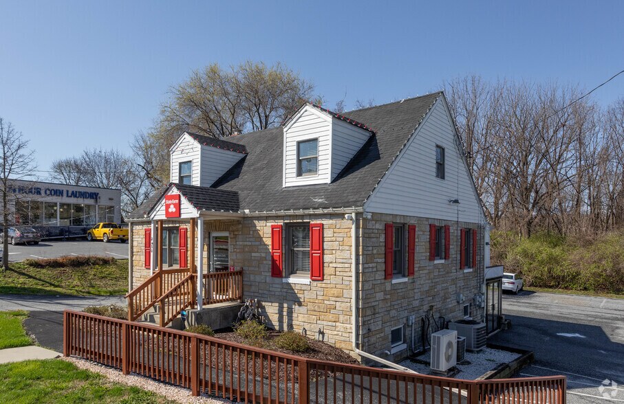 More Photos Of 2430 York Rd, Timonium Office For Sale