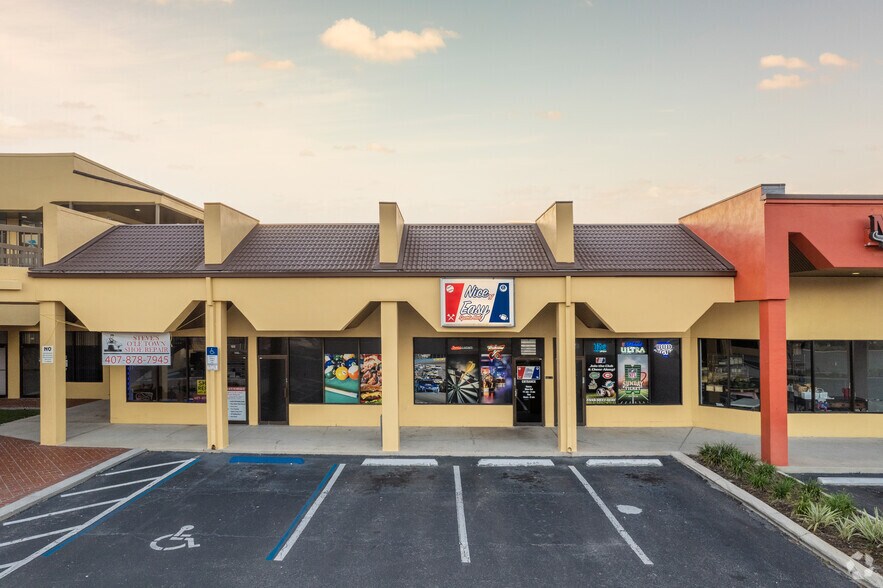 More Photos Of 101 N Country Club Rd, Lake Mary General Retail For Lease