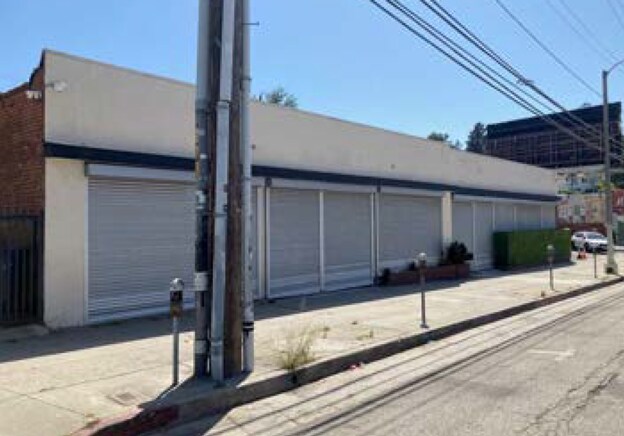 More Photos Of 3635-3637 Cahuenga Blvd W, Los Angeles Veterinarian Kennel For Sale