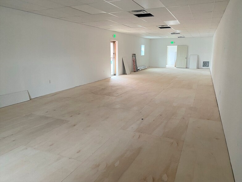 More Photos Of 49 Waterbury Rd, Prospect Storefront For Sale