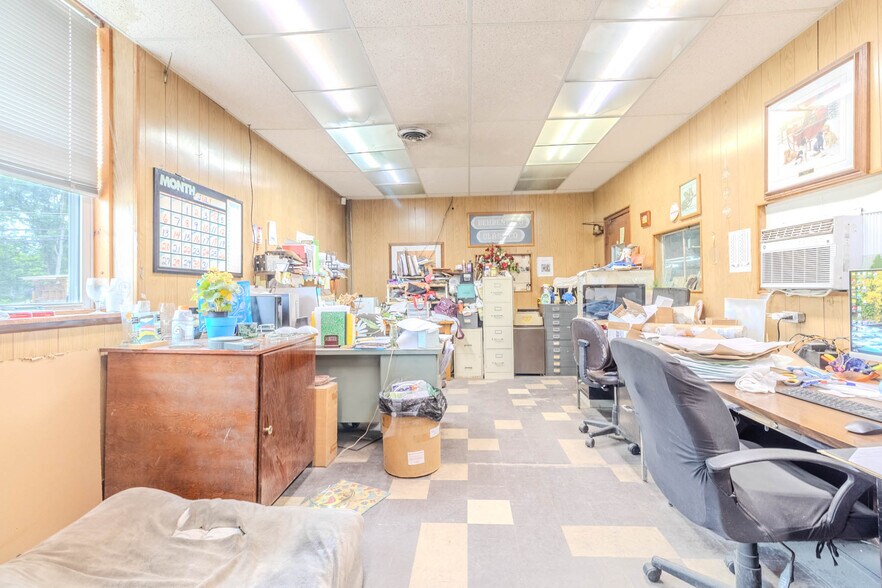 More Photos Of 55-57 Mark Dr, Delmont Light Manufacturing For Lease