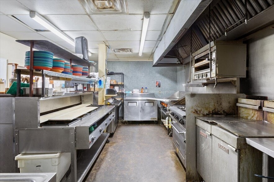 More Photos Of 128 N Pecan, Hico Restaurant For Sale