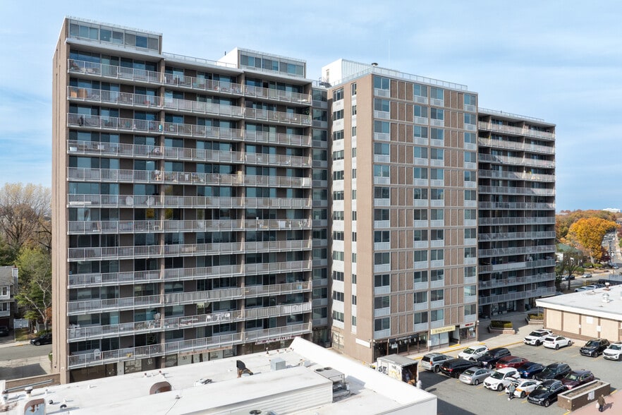 Primary Photo Of 1350 15th St, Fort Lee Apartments For Lease