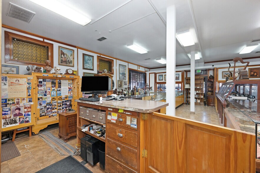 More Photos Of 7800 Fair Oaks Blvd, Carmichael Freestanding For Sale