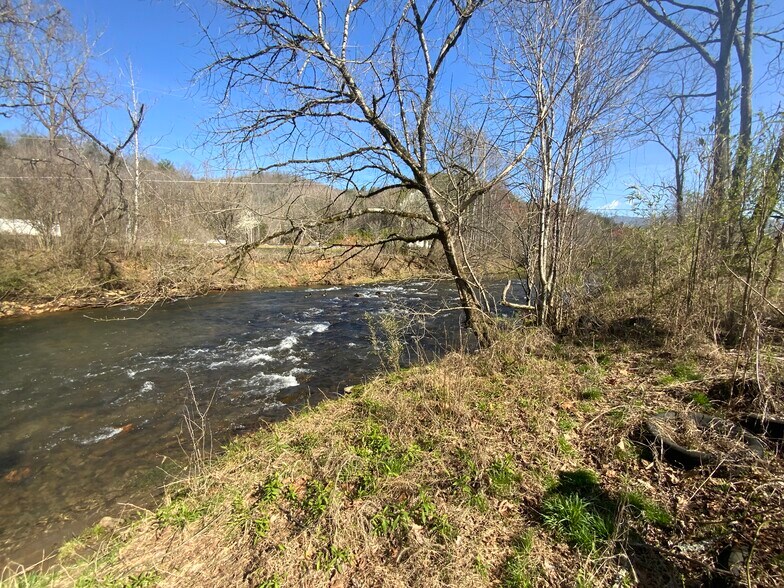 More Photos Of 128 Main St, Andrews Storefront For Sale