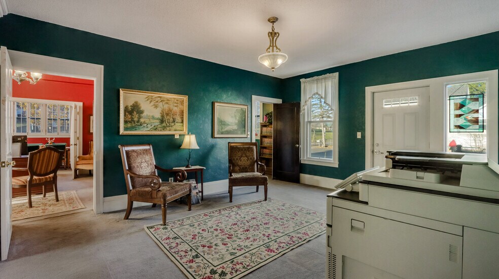 More Photos Of 33 W Cedar St, Chippewa Falls Office For Sale