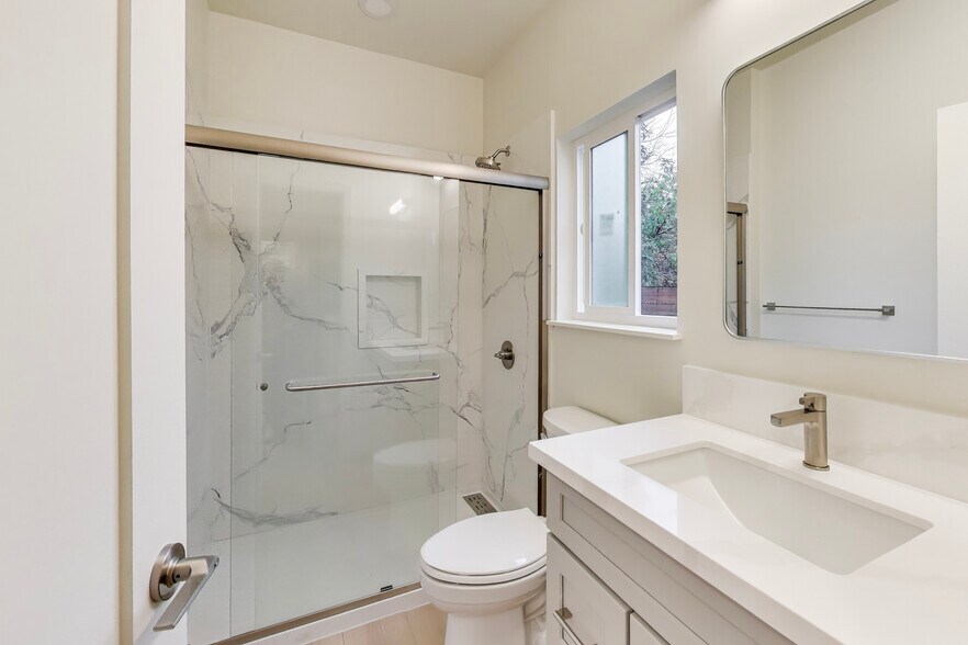 More Photos Of 1364 E 27th St, Oakland Apartments For Sale