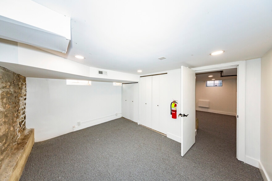 More Photos Of 30-40 E Columbus St, Columbus Unknown For Lease