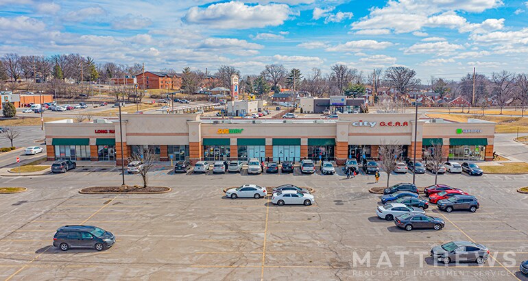 Primary Photo Of 8005 W Florissant, Saint Louis Freestanding For Sale