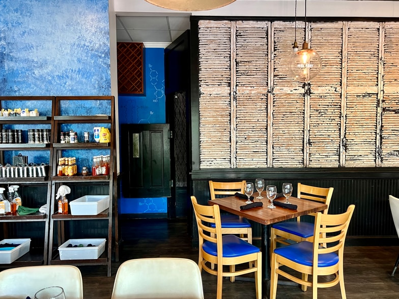 More Photos Of 1075 Duval St, Key West Apartments For Lease