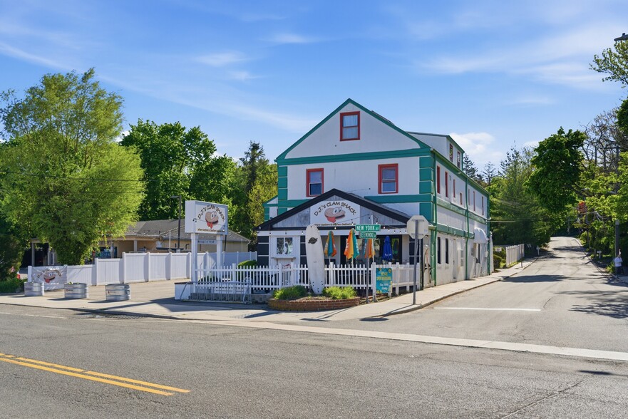 More Photos Of 134 New York Ave, Huntington Storefront Retail Office For Sale