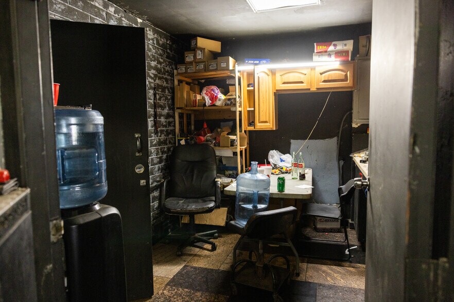 More Photos Of 1134 W Grant St, Phoenix Warehouse For Sale