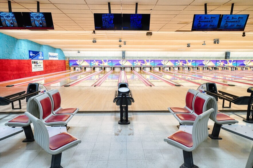 More Photos Of 3279 McClelland Ave, Erie Bowling Alley For Sale