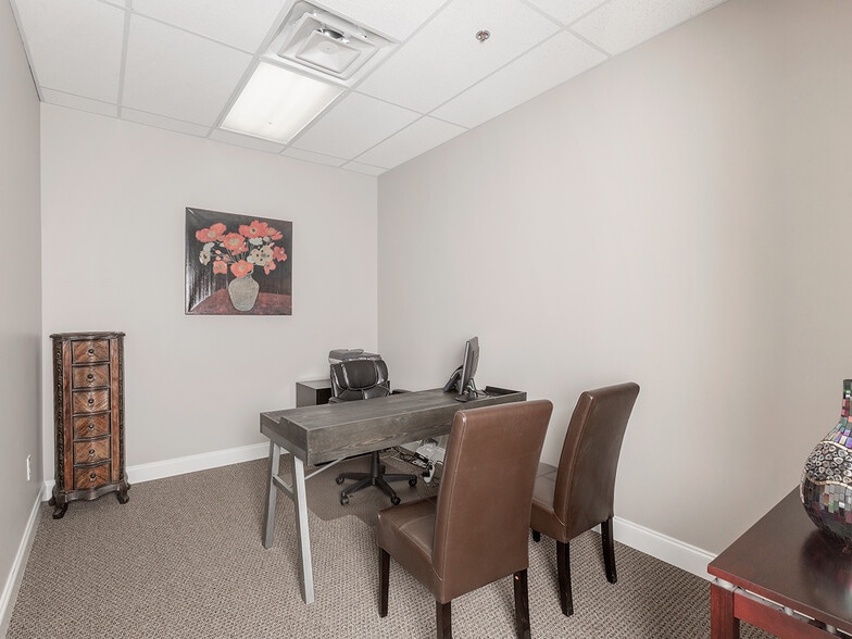 More Photos Of 8052 Mall Pky, Lithonia Medical For Lease