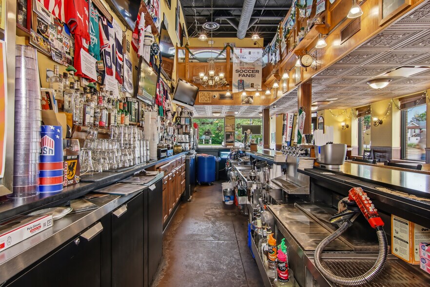More Photos Of 442 Water St, Eau Claire Bar For Sale