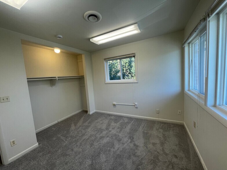 More Photos Of 4000 W Northern Pky, Baltimore Office For Sale