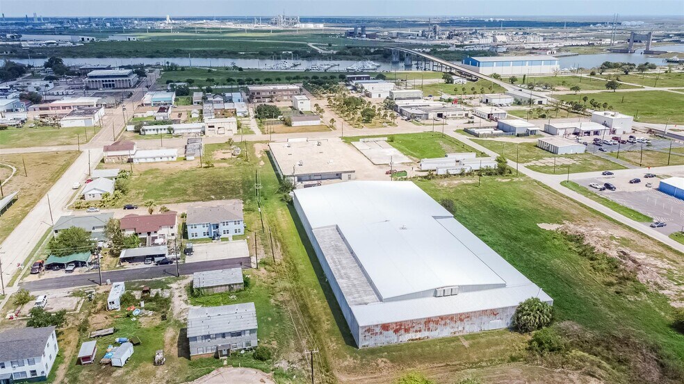 More Photos Of 101 W 4th St, Freeport Warehouse For Sale