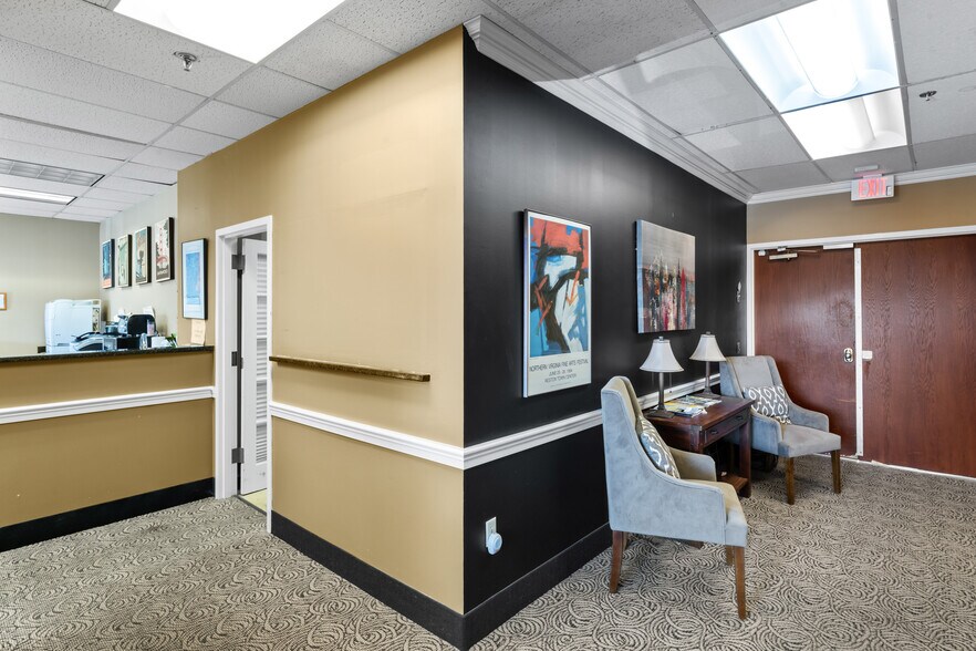 More Photos Of 20 Pidgeon Hill Dr, Sterling Medical For Sale