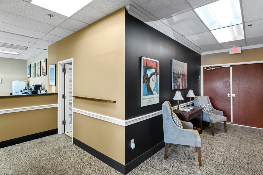 More Photos Of 20 Pidgeon Hill Dr, Sterling Medical For Lease