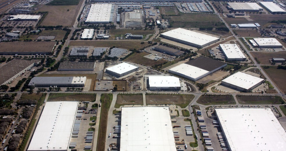 More Photos Of 9175 Autobahn Dr, Dallas Warehouse For Lease