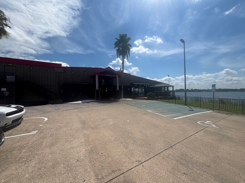 More Photos Of 5300 E Colonial Dr, Orlando Restaurant For Sale