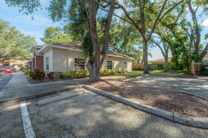 More Photos Of 160 E Bloomingdale Ave, Brandon Medical For Sale