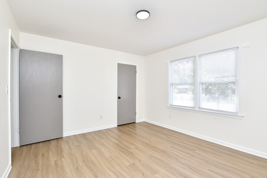 More Photos Of 1114 N Franklin Rd, Greenville Apartments For Sale