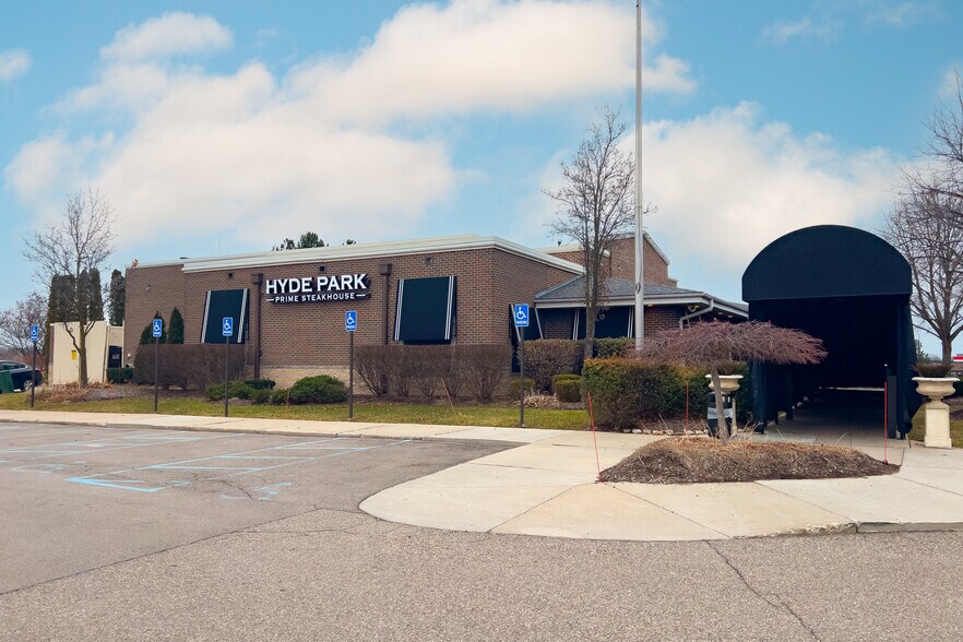 More Photos Of 17101-17955 Haggerty Rd, Northville Unknown For Lease