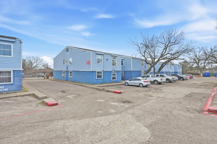 More Photos Of 3410 Fordham Rd, Dallas Apartments For Sale