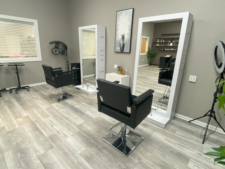 More Photos Of 2760 Aurora Ave, Naperville Storefront Retail Office For Lease