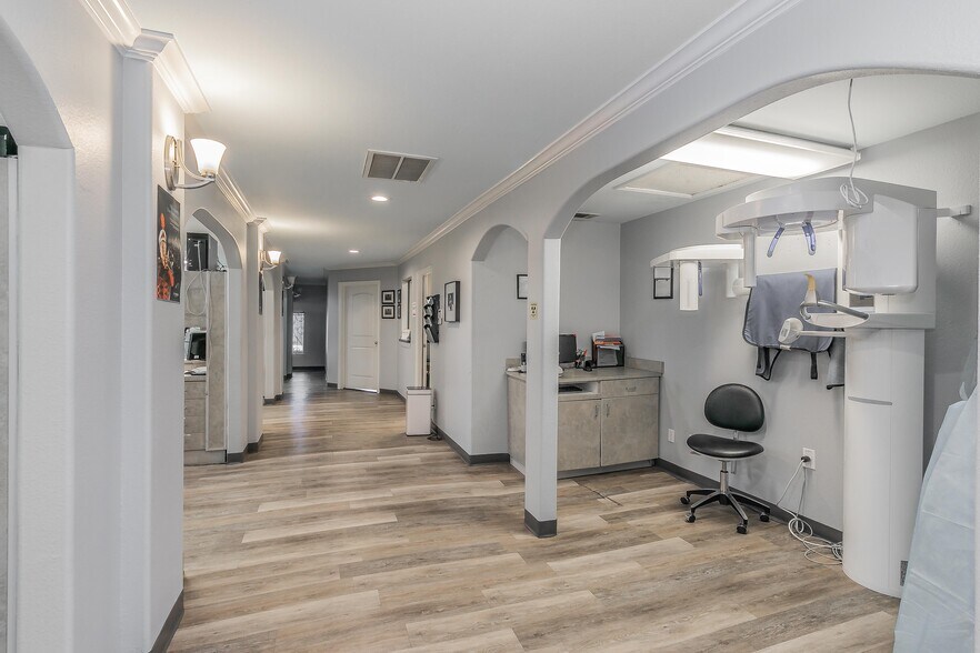 More Photos Of 2823 Kendale Dr, Dallas Medical For Sale