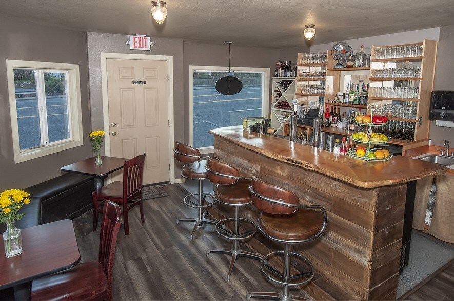 More Photos Of 4660 SE Highway 101, Lincoln City Restaurant For Sale
