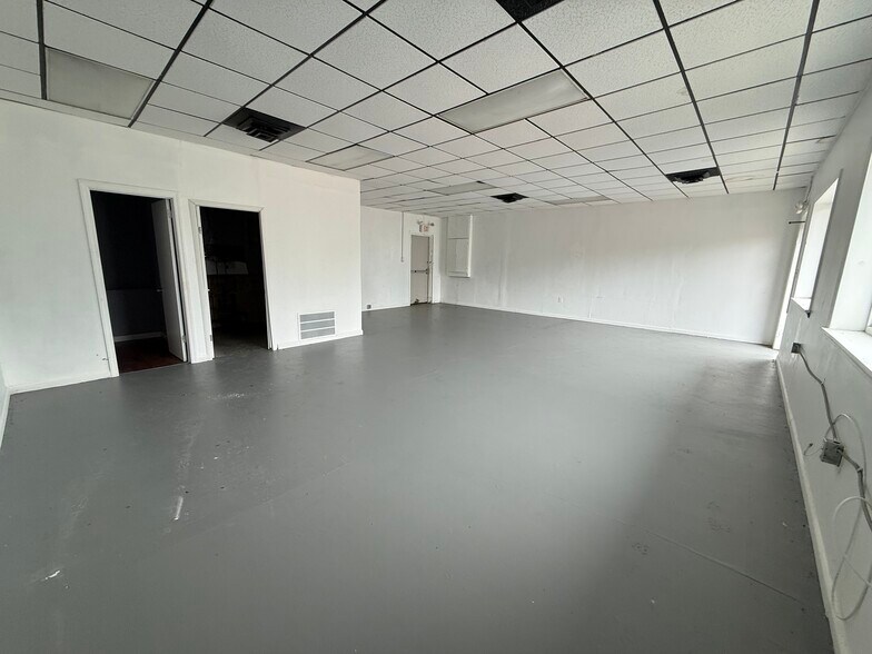 More Photos Of 201-211 Kates Blvd, Millville Freestanding For Lease