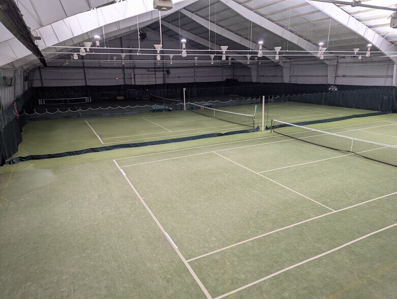 More Photos Of 424 Country Club Rd, Johnstown Golf Course Driving Range For Sale