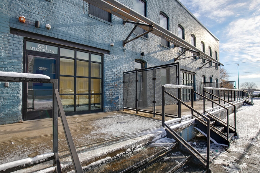 More Photos Of 601 Stockton St, Richmond Apartments For Sale