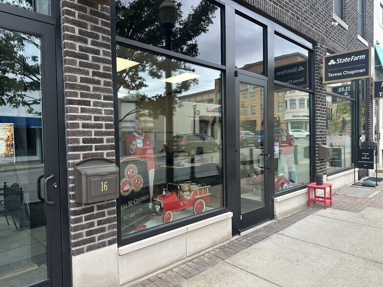 More Photos Of 14-20 W Main St, Carmel Storefront Retail Office For Lease