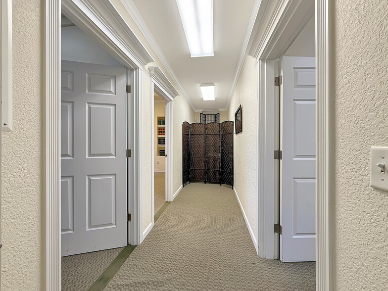 More Photos Of 624 Fleet St, Brookings Office For Sale