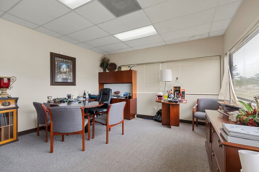 More Photos Of 25349-25351 Borough Park Dr, Spring Light Manufacturing For Sale