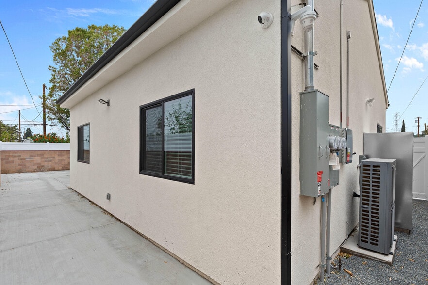 More Photos Of 15952 Simonds St, Granada Hills Apartments For Sale
