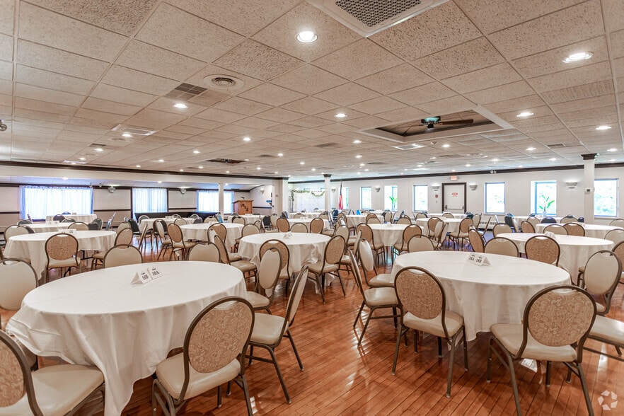 More Photos Of 51 Ellis Rd, Westminster Golf Course Driving Range For Sale