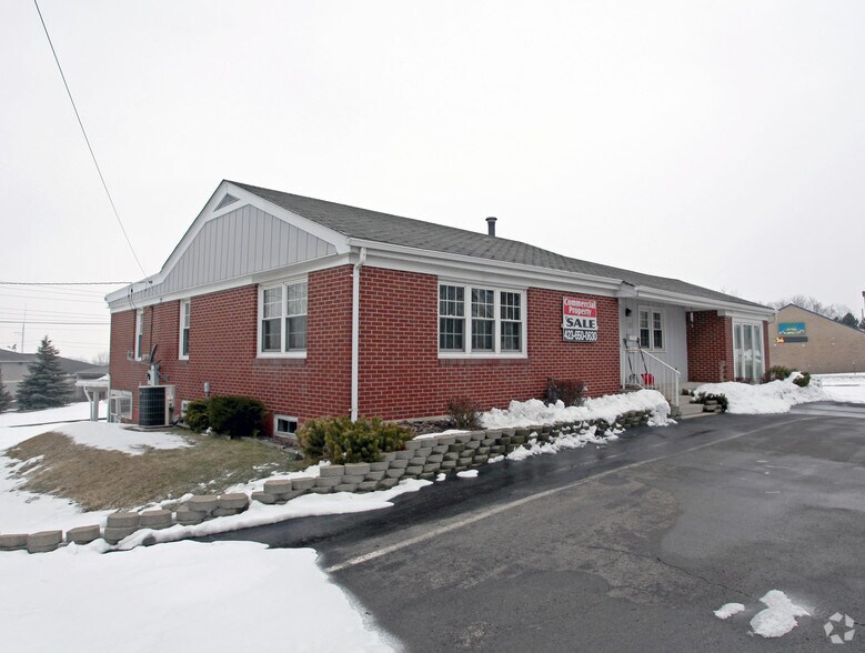 More Photos Of 1111 N Main St, Bellefontaine Office For Sale