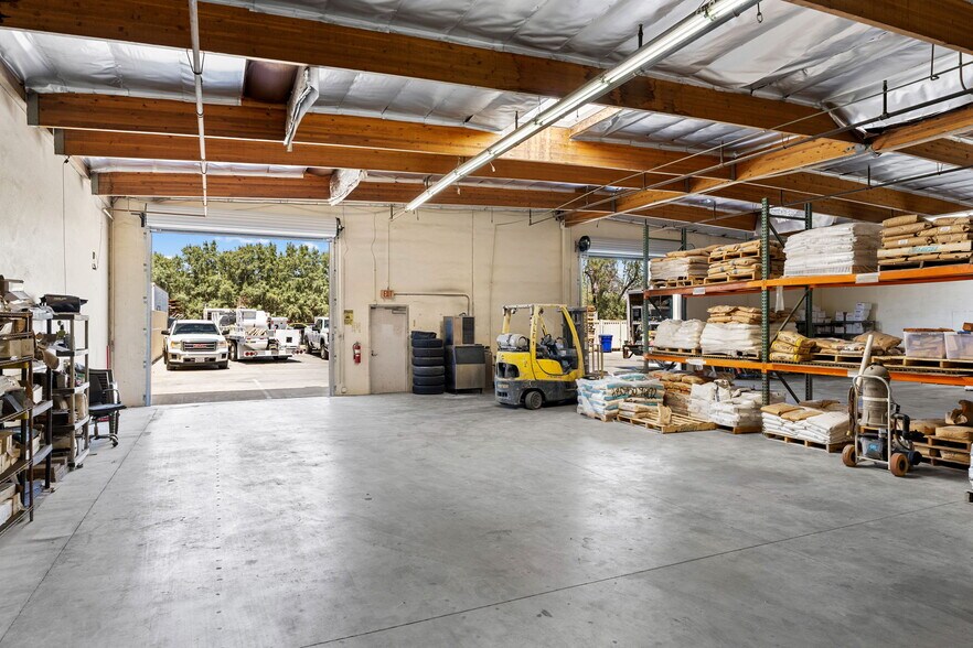 More Photos Of 77570 Enfield Ln, Palm Desert Warehouse For Sale