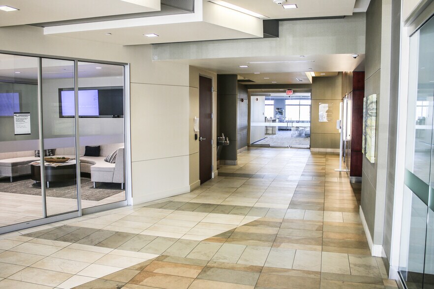 More Photos Of 15950 W Dodge Rd, Omaha Office For Lease