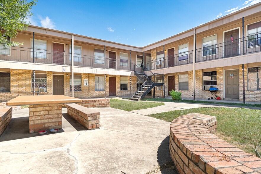 More Photos Of 7678 W US Highway 90, San Antonio Apartments For Sale