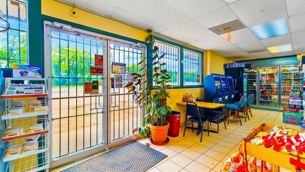 More Photos Of 5370 Highway 67 W, Fulton Convenience Store For Sale
